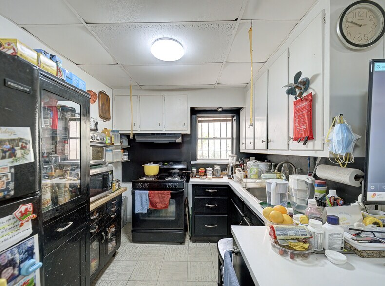 More Photos Of 57 Halsey St, Newark Storefront Retail Residential For Sale
