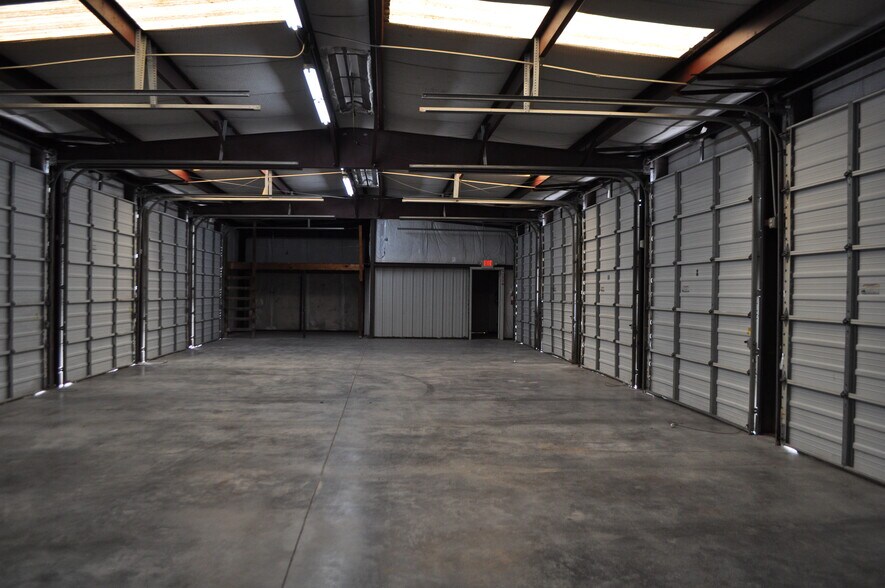 More Photos Of 2333 W Emory Rd, Powell Industrial For Sale