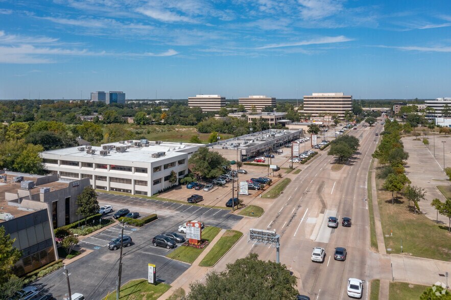 More Photos Of 955 Dairy Ashford Rd, Houston Office For Lease