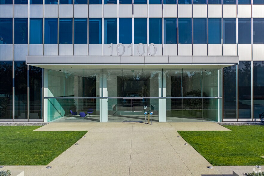 More Photos Of 10100 Santa Monica Blvd, Los Angeles Office For Lease