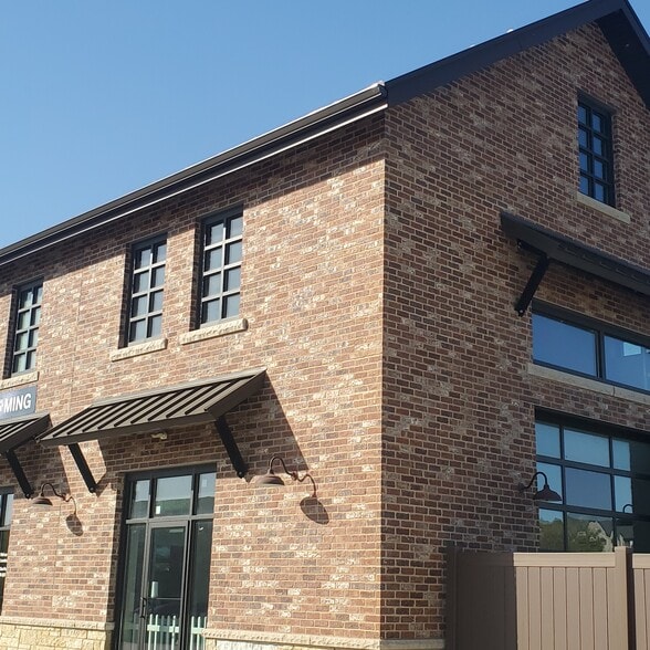 More Photos Of 1340 Water Wheel Dr, Waunakee Storefront Retail Office For Lease