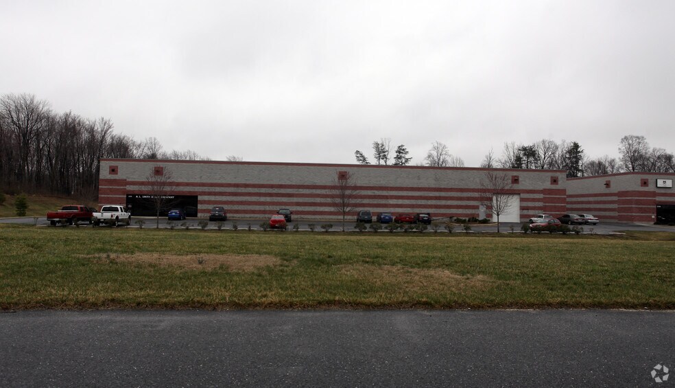 More Photos Of 2190 Urbana Pike, Hyattstown Research And Development For Lease