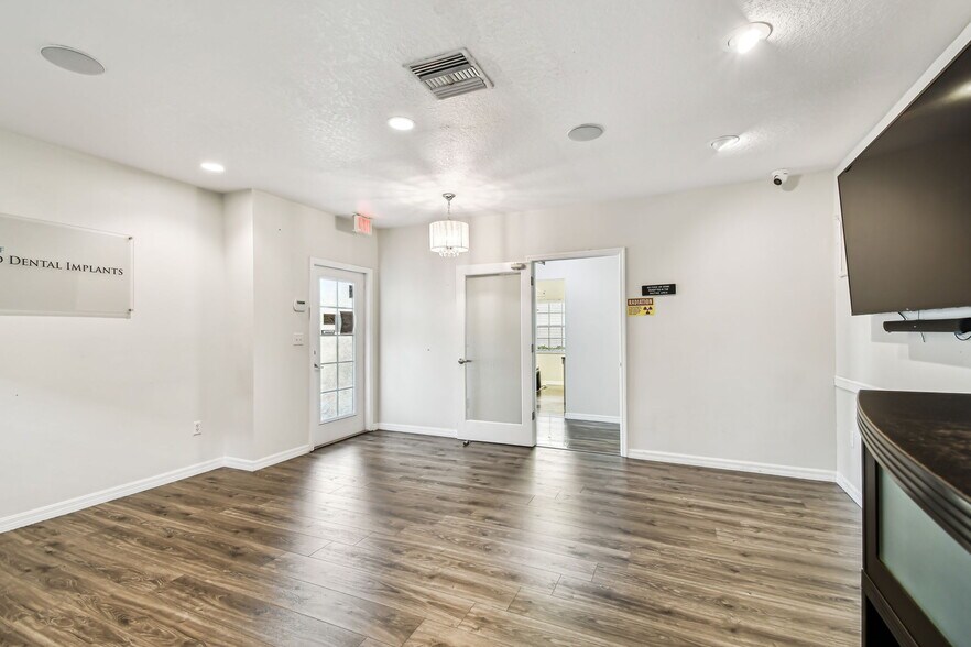 More Photos Of 7720 W Waters Ave, Tampa Office For Lease