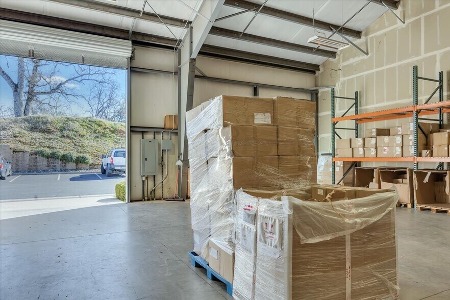 More Photos Of 18855 Microtronics, Sonora Industrial For Sale