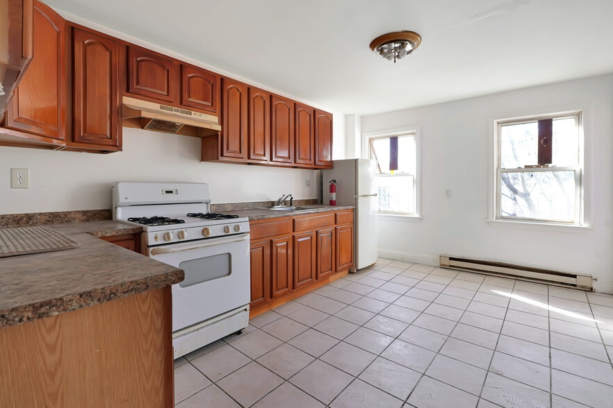 More Photos Of 213 W 9th St, Boston Multifamily For Sale