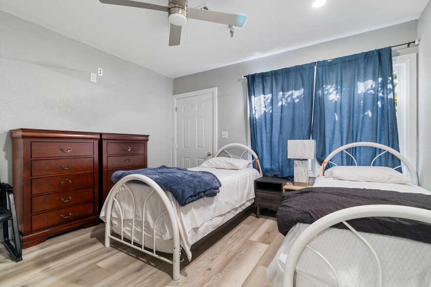 More Photos Of 431 W J St, Oakdale Assisted Living For Sale