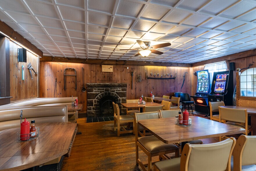 More Photos Of 125 Main St, Hickory Restaurant For Sale