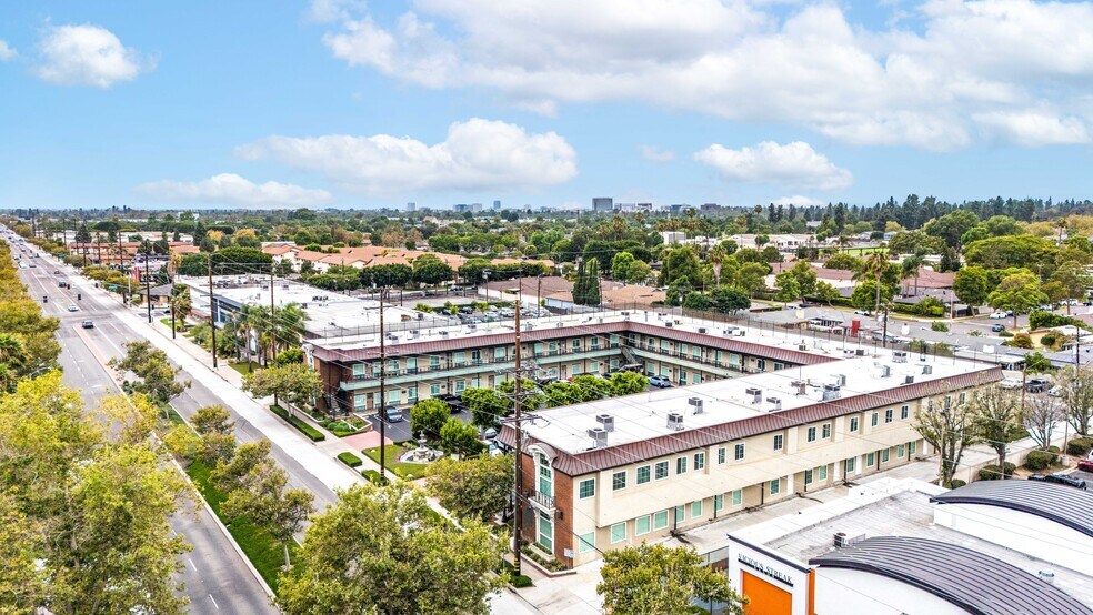 More Photos Of 1913 E 17th St, Santa Ana Office For Sale