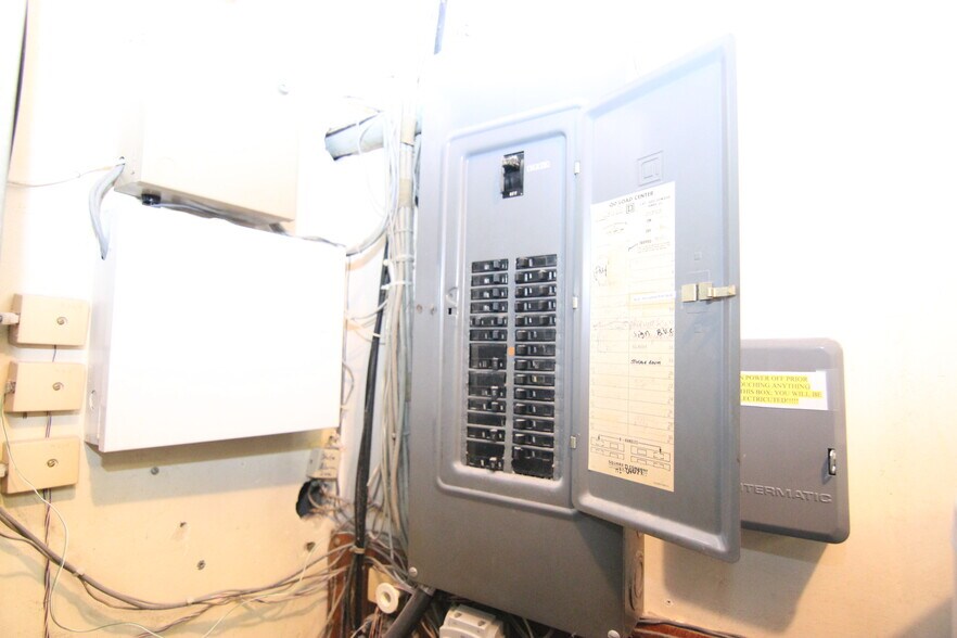 More Photos Of 2900 Belmont Ave, Youngstown Office For Sale