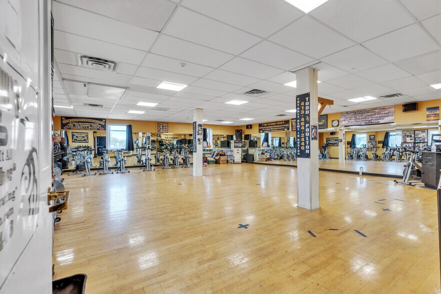 More Photos Of 42 Summer St, Pittsfield Medical For Sale