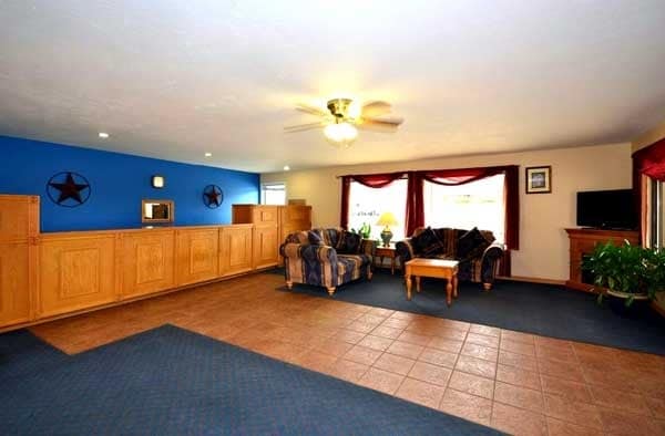More Photos Of 1601 W Palestine Ave, Palestine Hotel For Sale