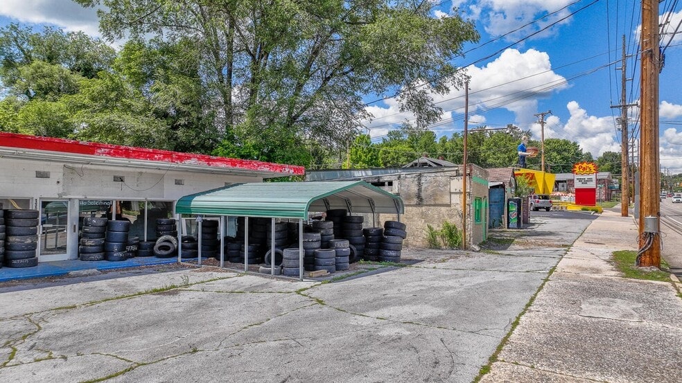 More Photos Of 1308 Lynn Garden Dr, Kingsport Auto Repair For Sale