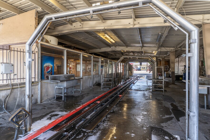 More Photos Of 530 E Foothill Blvd, Pomona Service Station For Sale
