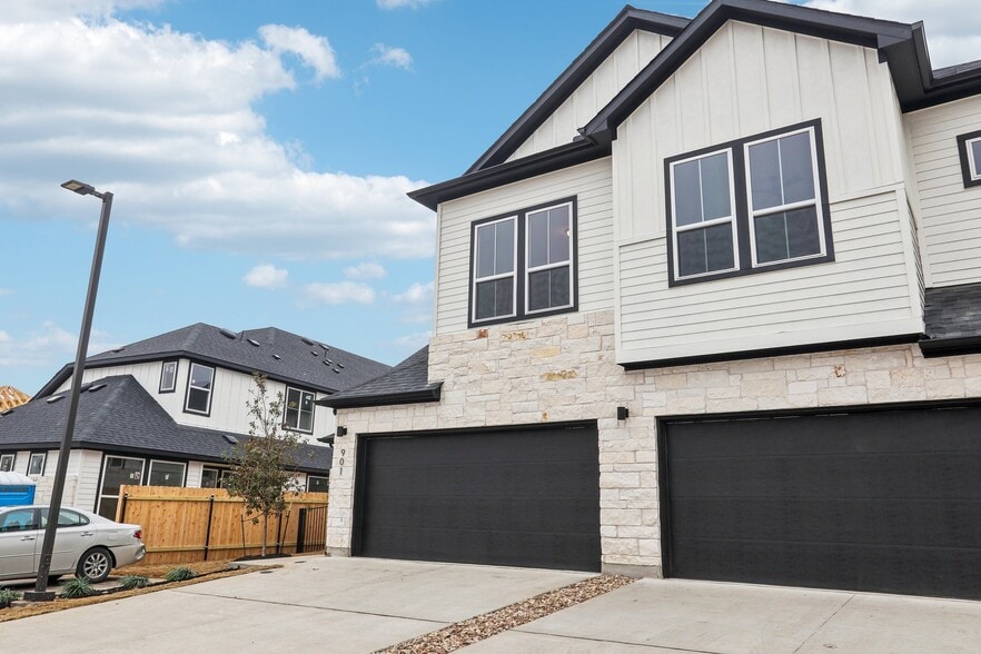 More Photos Of 2600 Gattis School Rd, Round Rock Multifamily For Sale