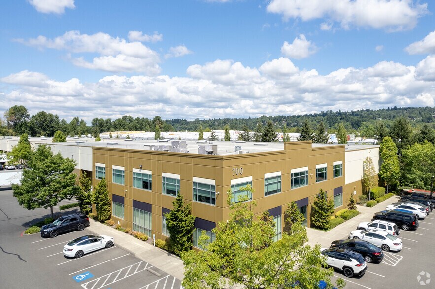 More Photos Of 700 SW 34th St, Renton Manufacturing For Lease