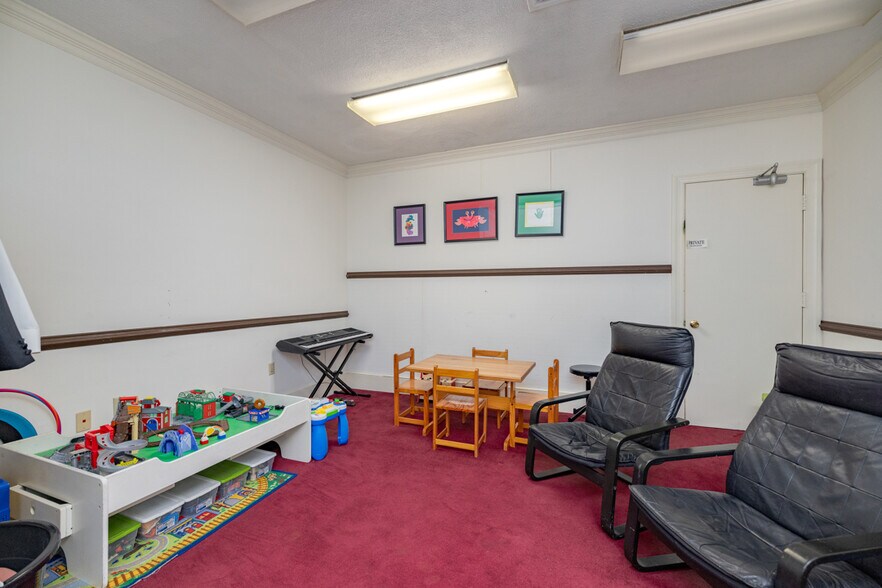 More Photos Of 401 Halifax St, Emporia Office For Sale