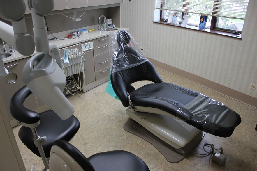 More Photos Of 183 S Bloomingdale Rd, Bloomingdale Medical For Lease