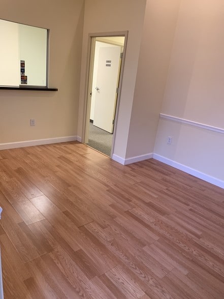 More Photos Of 203 Oakside Ln, Canton Medical For Sale