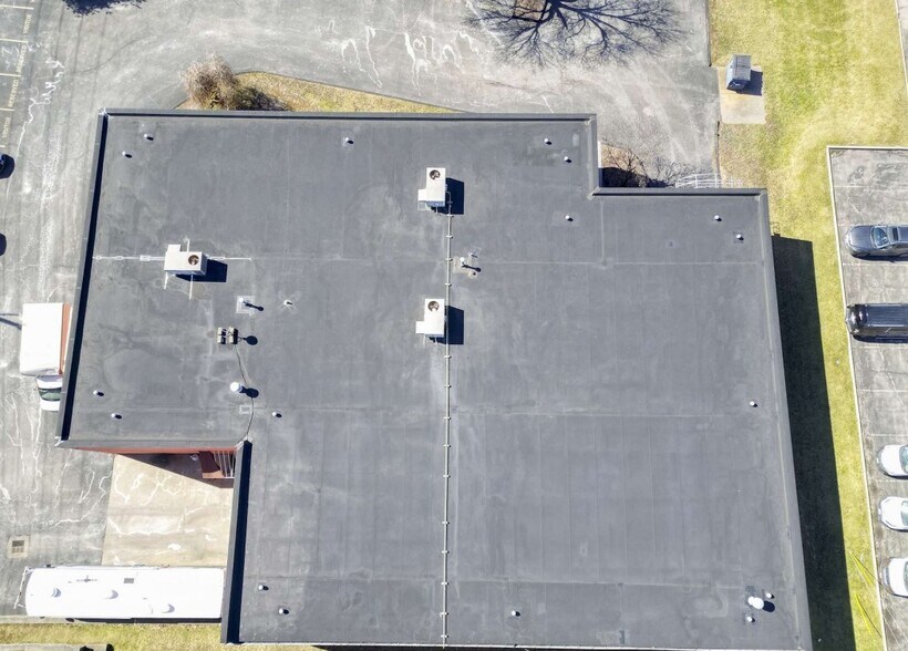 More Photos Of 501 N Service Rd, Saint Peters Warehouse For Sale
