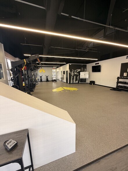 More Photos Of 24851 S Tamiami Trl, Bonita Springs General Retail For Lease