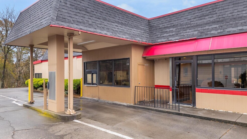 More Photos Of 5119 S 11 Hwy, Calhoun Fast Food For Sale