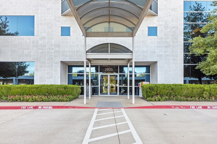 More Photos Of 2805 Dallas Pkwy, Plano Office For Lease