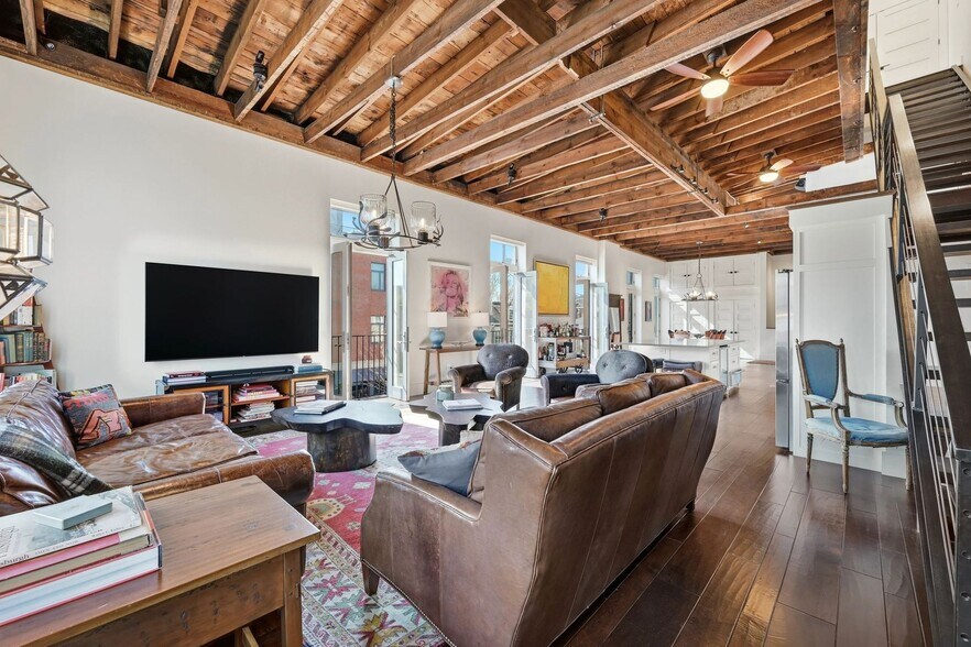 More Photos Of 443 Walnut St, Sewickley Flex For Sale