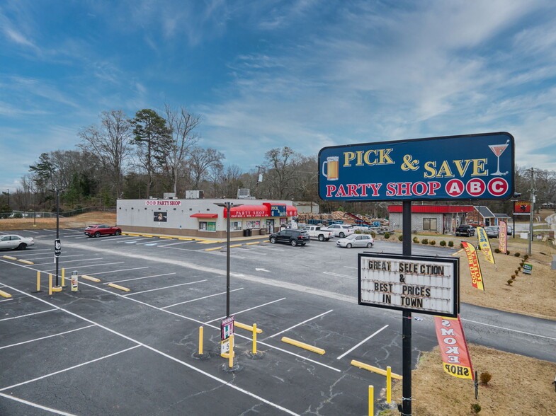 Primary Photo Of 207 Cedar Springs Rd, Spartanburg Freestanding For Sale