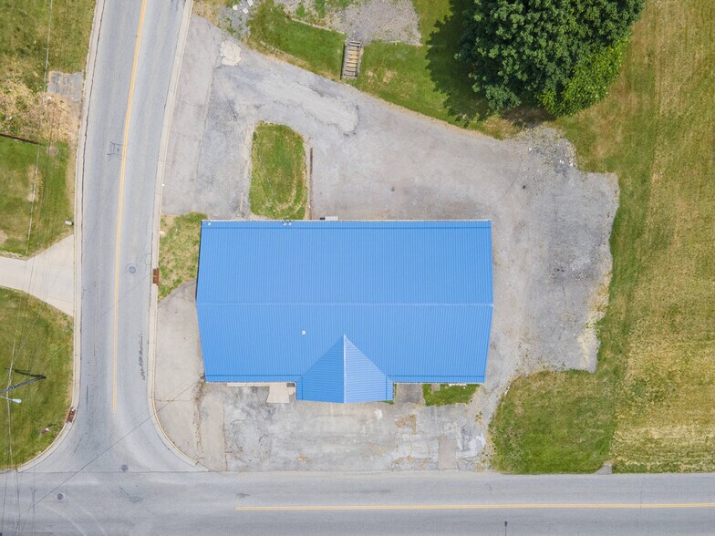 More Photos Of 1516 S Lincoln Ave, Salem Freestanding For Sale