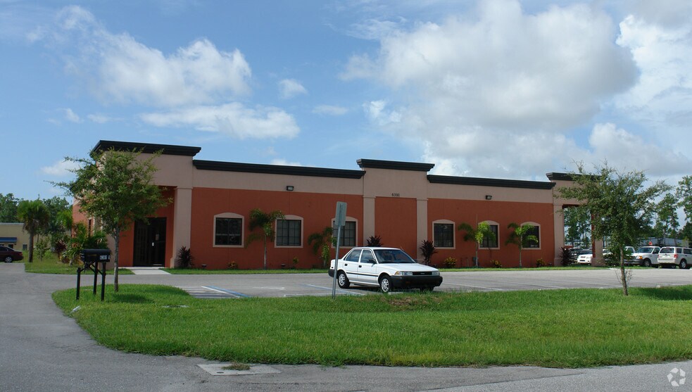 More Photos Of 6391 Corporate Park Cir, Fort Myers Research And Development For Lease