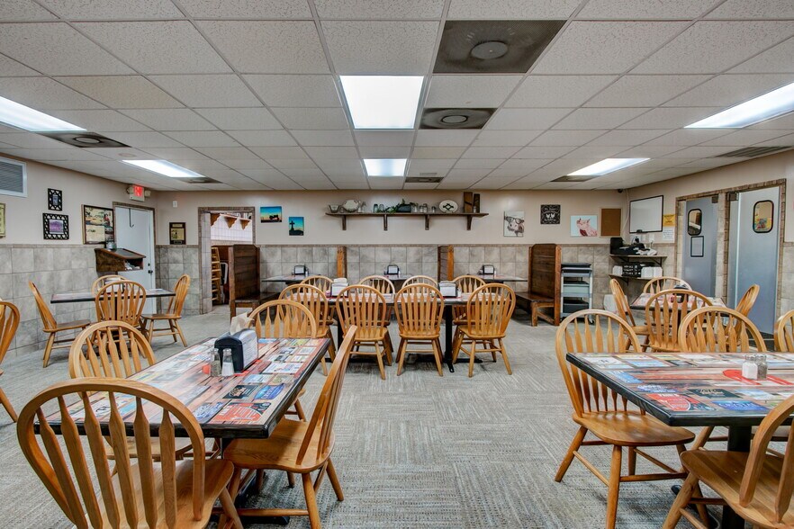 More Photos Of 868 County Line Rd NE, Resaca Convenience Store For Sale