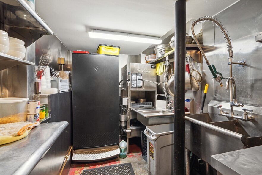 More Photos Of 90 W Houston St, New York Apartments For Lease