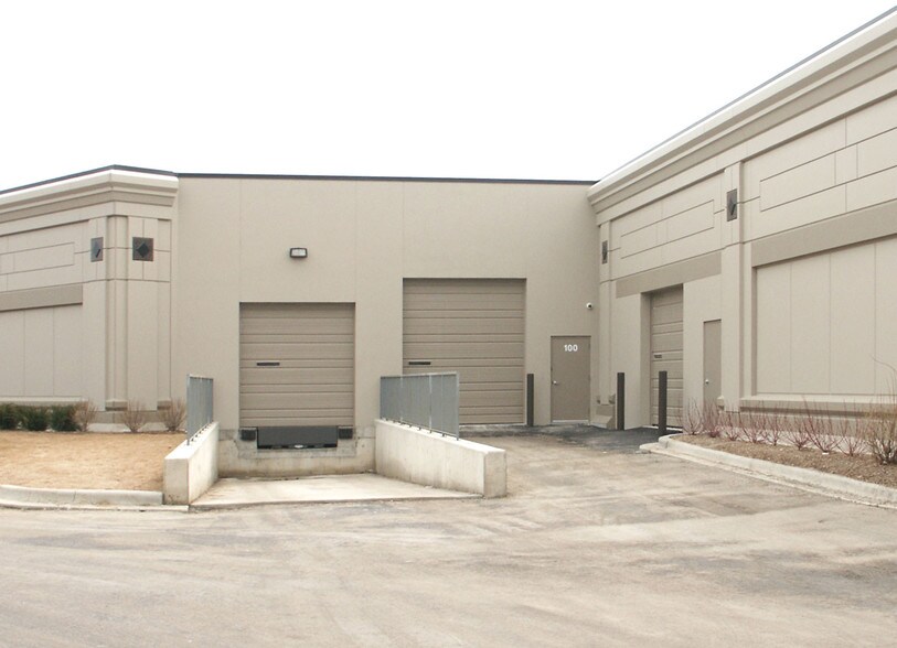 More Photos Of 2150 Point Blvd, Elgin Showroom For Lease