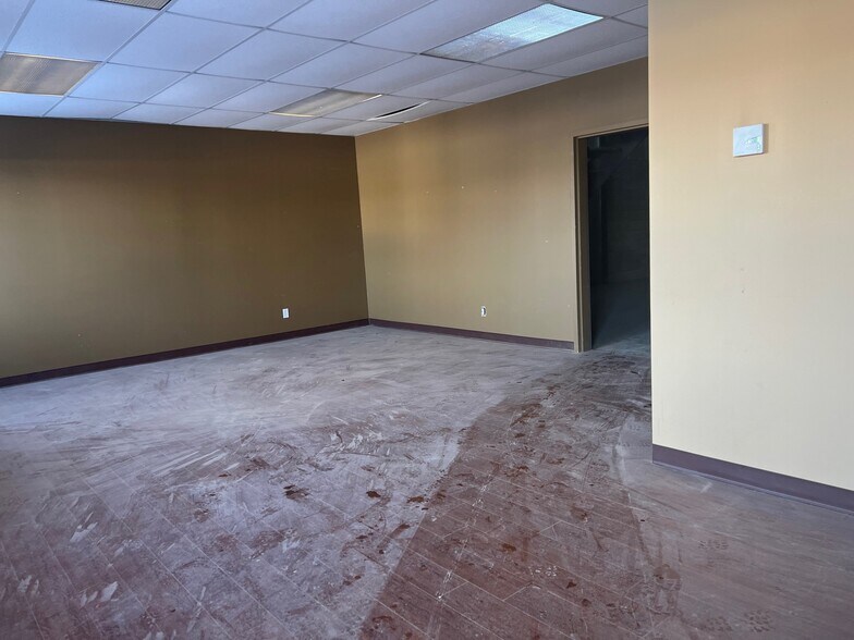 More Photos Of 1300-1360 Rue Louis-Marchand, Beloeil Warehouse For Lease