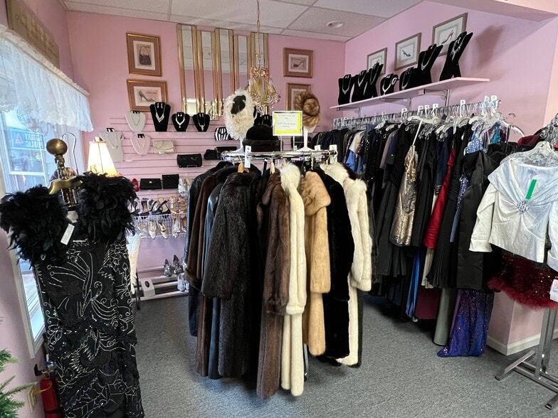 More Photos Of 584 E Main St, Canfield Storefront Retail Office For Sale