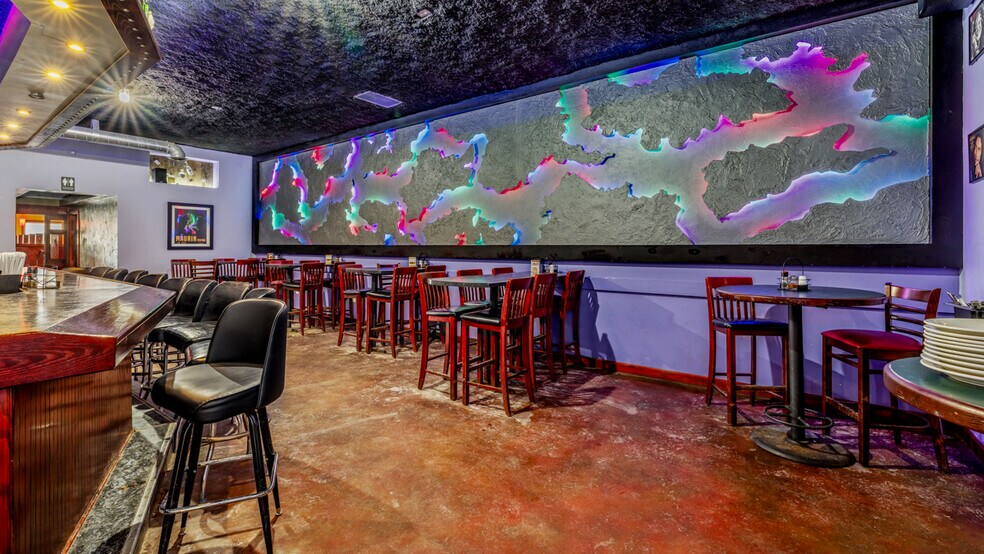 More Photos Of 207 E Hughitt St, Iron Mountain Restaurant For Sale
