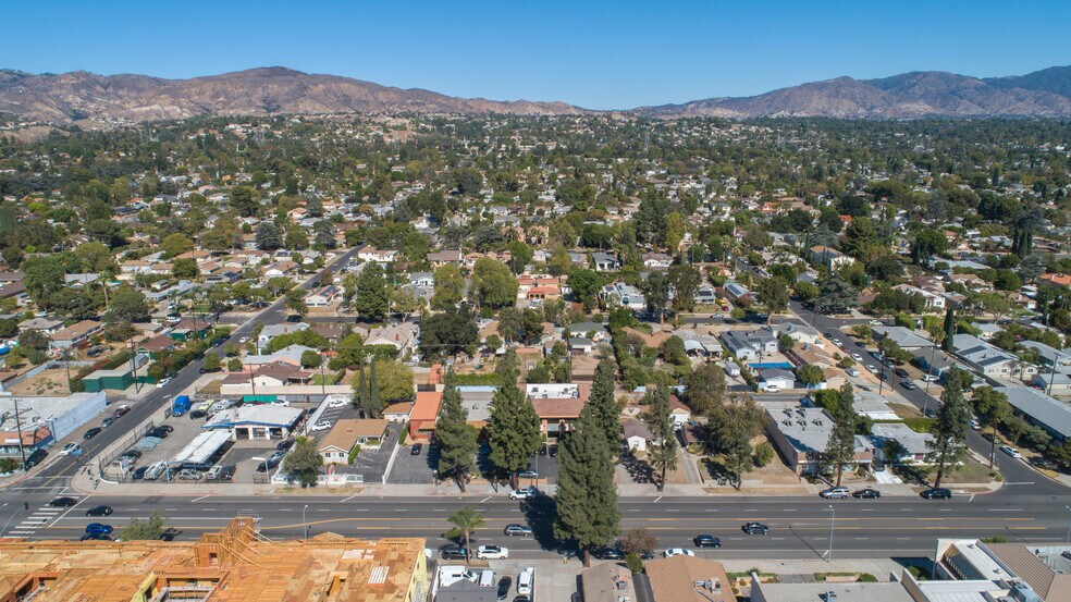More Photos Of 17425 Chatsworth St, Granada Hills Office For Lease
