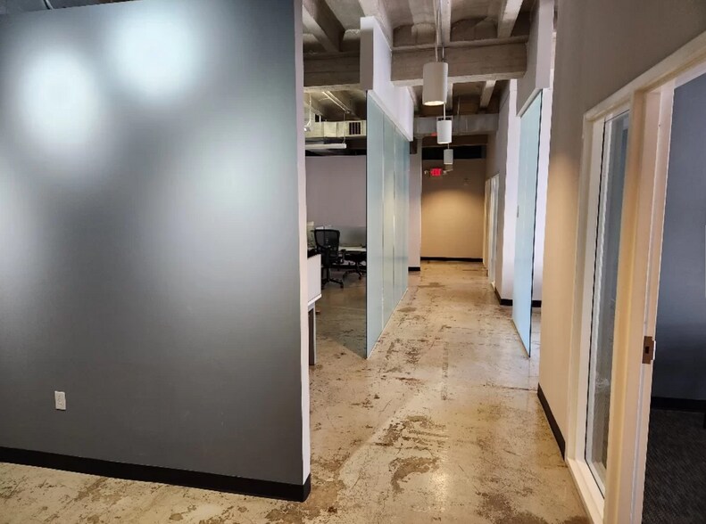 More Photos Of 1307 W Morehead St, Charlotte Office For Lease