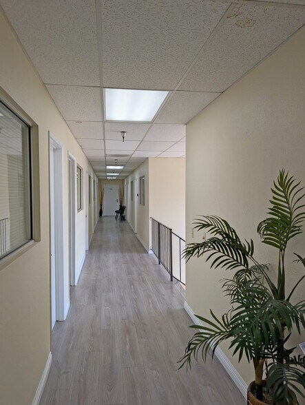 More Photos Of 2829 N San Fernando Rd, Los Angeles Warehouse For Lease