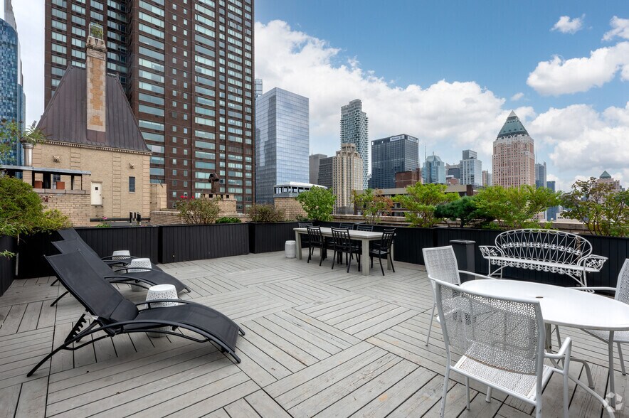 More Photos Of 353 W 56th St, New York Apartments For Sale