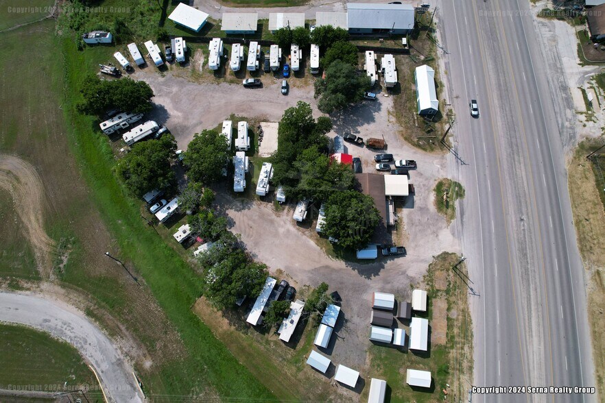 More Photos Of 431 N Sunset Strip St, Kenedy Trailer Camper Park For Sale