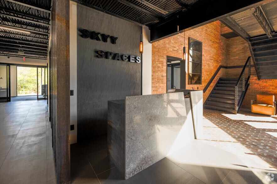 More Photos Of 220 W Bridge St, Dublin Office For Lease