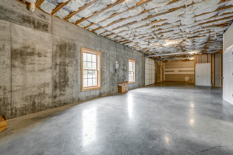 More Photos Of 95 Zion Station Ct, Troy Flex For Sale
