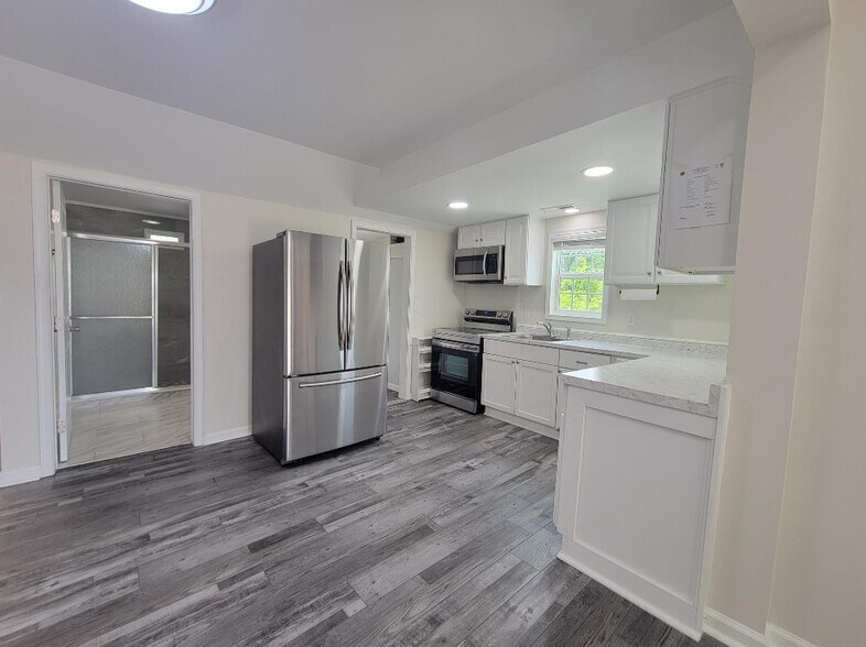 More Photos Of 2111 Northwood Dr, Salisbury Industrial For Sale