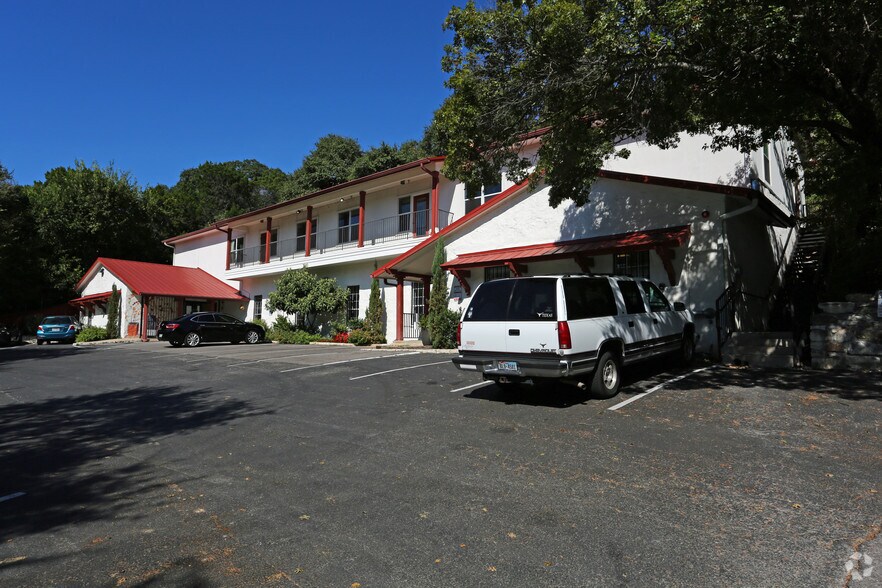 More Photos Of 3010 Bee Caves Rd, Rollingwood Medical For Lease