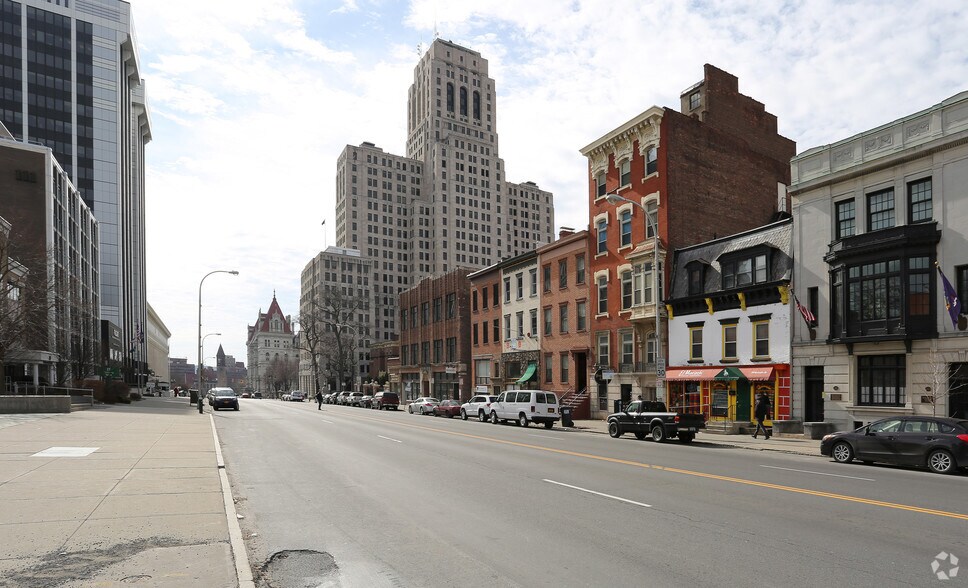 More Photos Of 142 Washington Ave, Albany Storefront Retail Residential For Lease