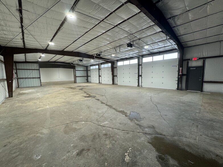 More Photos Of 4315 Gibson Dr, Tipp City Warehouse For Lease