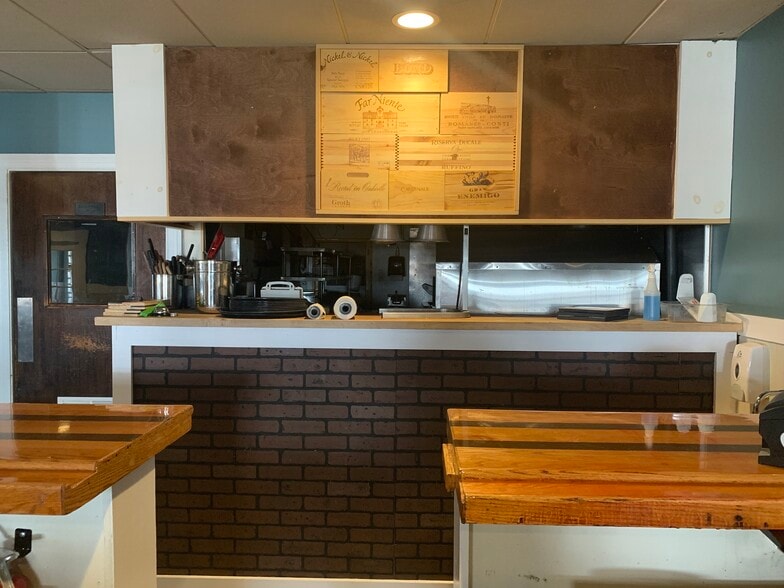 More Photos Of 48 School St, Lincoln Restaurant For Sale