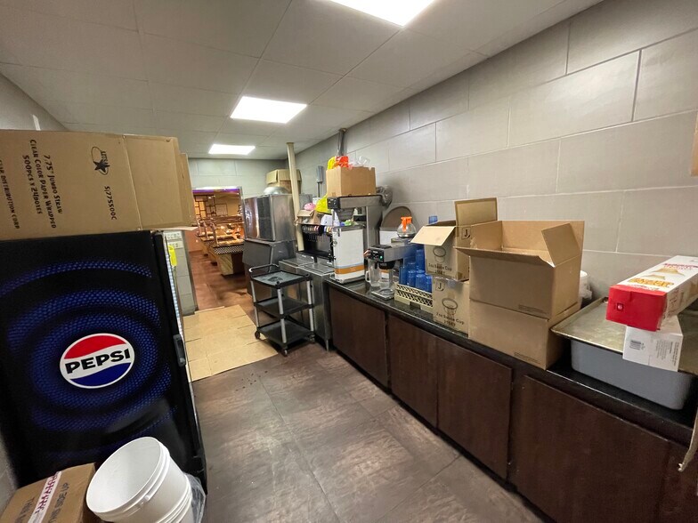 More Photos Of 730 W Spring Valley Rd, Richardson Restaurant For Sale