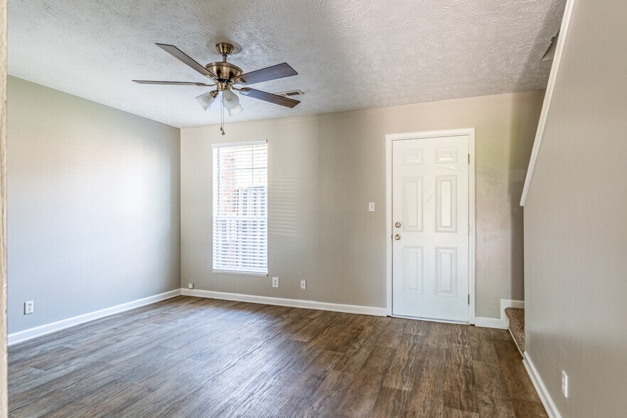 More Photos Of 291 Dunbar Cave Rd, Clarksville Multifamily For Sale